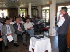 Senador Antonio Horvath también expuso en el seminario. 